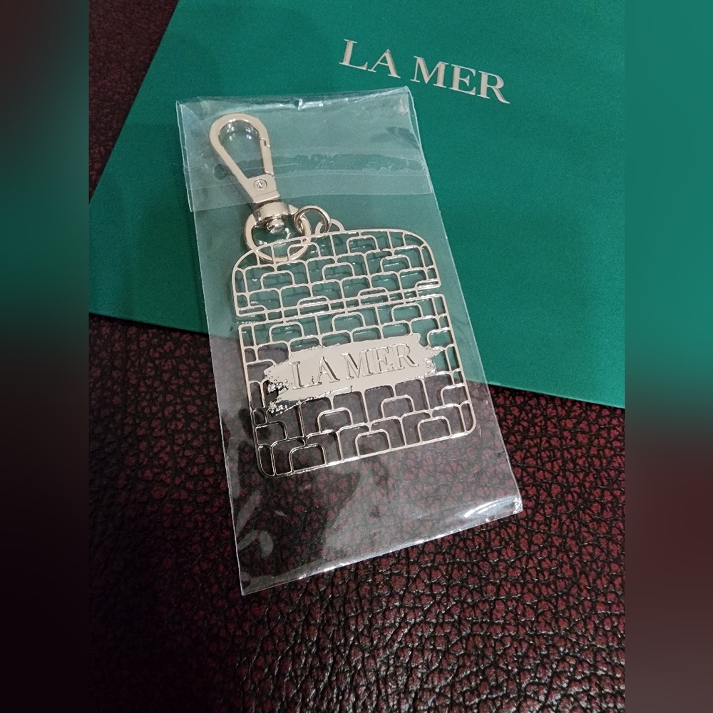 La Mer keychain  - NWOT